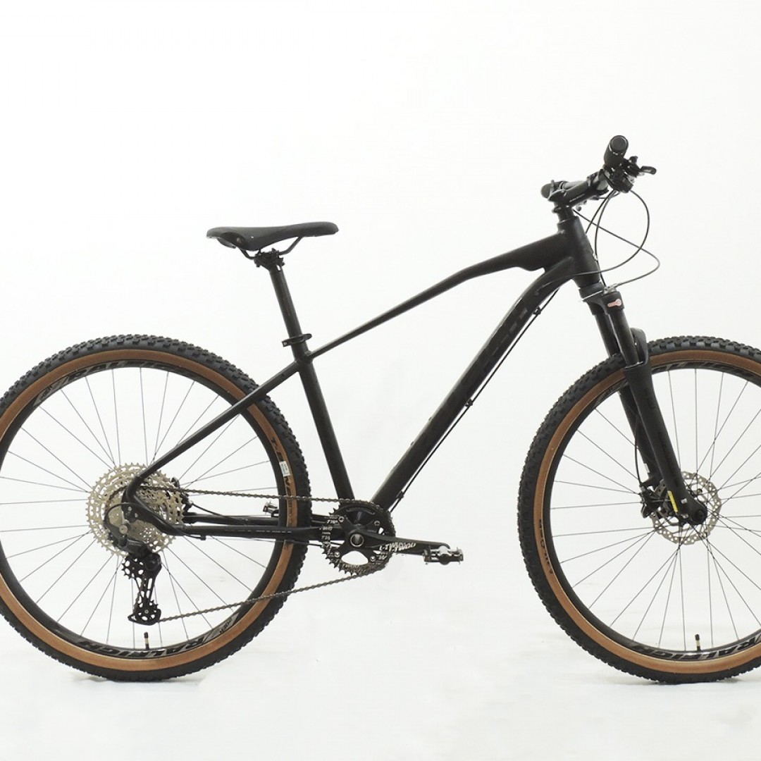raleigh-55-r29-17-negro-con-verde-2026